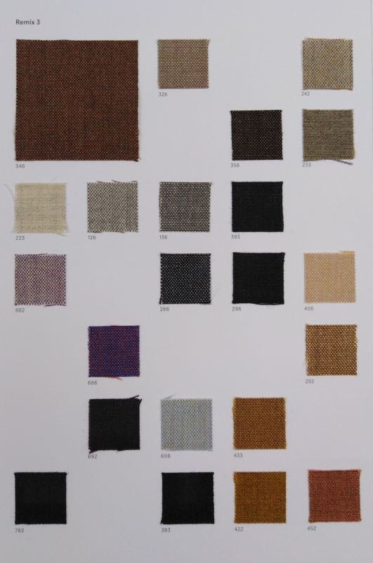 Stoffmusterkarte Remix 3 von Kvadrat: Vielfältige Farbpalette für hochwertige Möbelstoffe und Textilien.